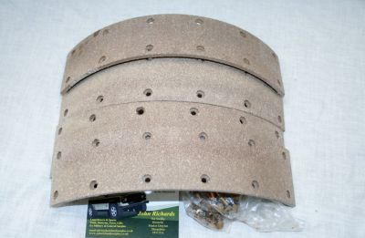 Land Rover Girling 11" Brake Lining Kit AAU8471