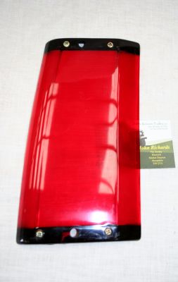 Range Rover L/H Rear Side Body Red Lens AEU1522