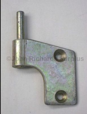 Land Rover lower door hinge L/H 346010