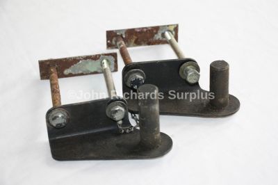 Land Rover Defender Wolf Tailgate Bracket Pair with Fittings Used ALR7042 ALR7043