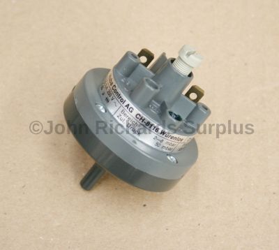 Huba Relative Pressure Switch 250V AG CH-8116 NSN 5930-99-819-4225