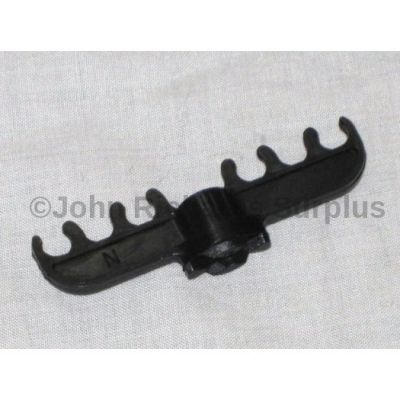 Petrol V8 Plug Lead Retainer 603672