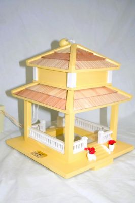 Wooden Gazebo Style Bird Feeder 9058