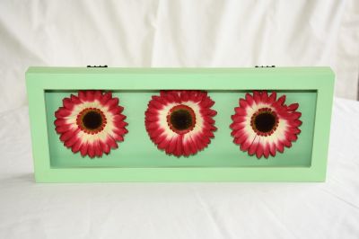 Wooden Framed Gerbera-Daisy Wall Art Green with 3 Red Flowers 022967 Green