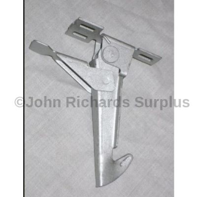 Land Rover bonnet catch MUC6457