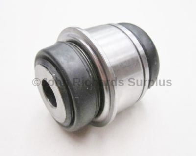 Hub Knuckle Bush Rear Lower LR032644